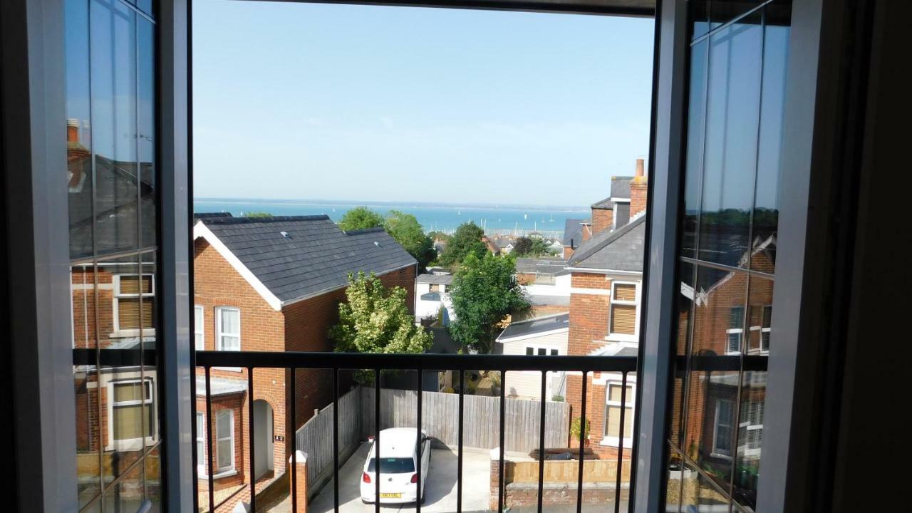 Halcyone Villa Каус Екстериор снимка